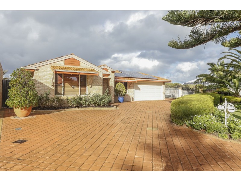 42 Rochester Drive, Mindarie WA 6030