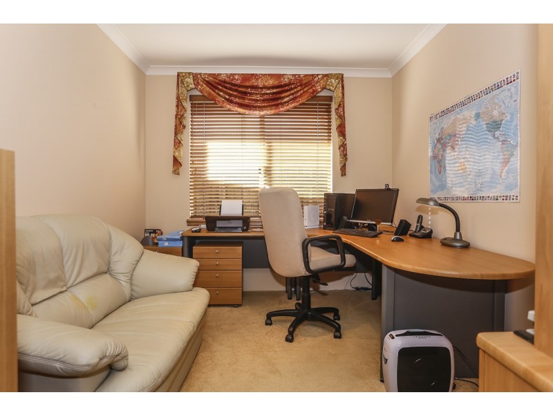 42 Rochester Drive, Mindarie WA 6030