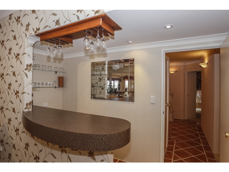 42 Rochester Drive, Mindarie WA 6030