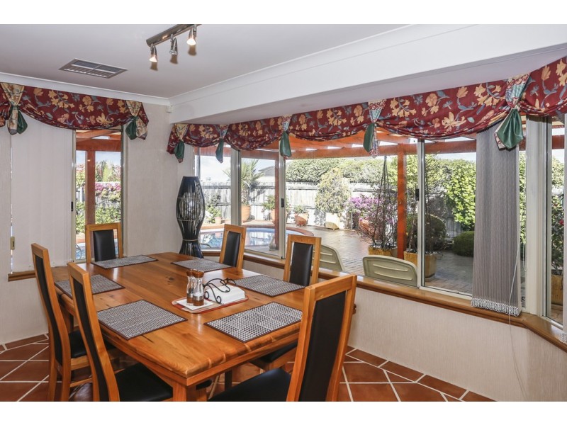 42 Rochester Drive, Mindarie WA 6030