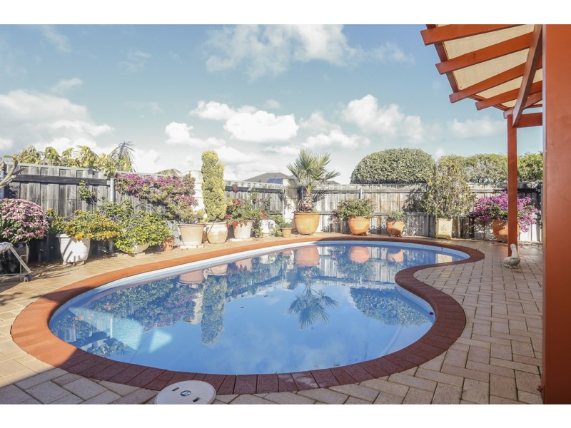 42 Rochester Drive, Mindarie WA 6030