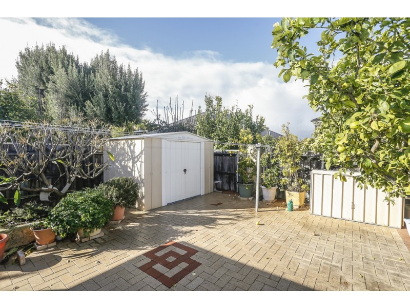 42 Rochester Drive, Mindarie WA 6030