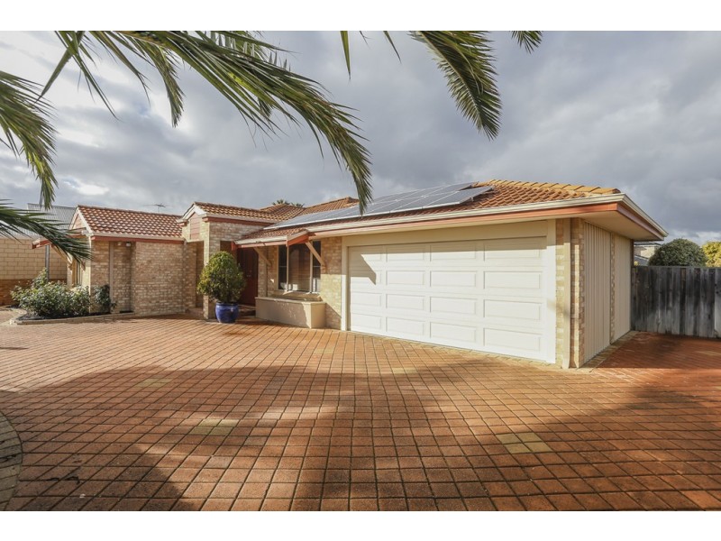 42 Rochester Drive, Mindarie WA 6030