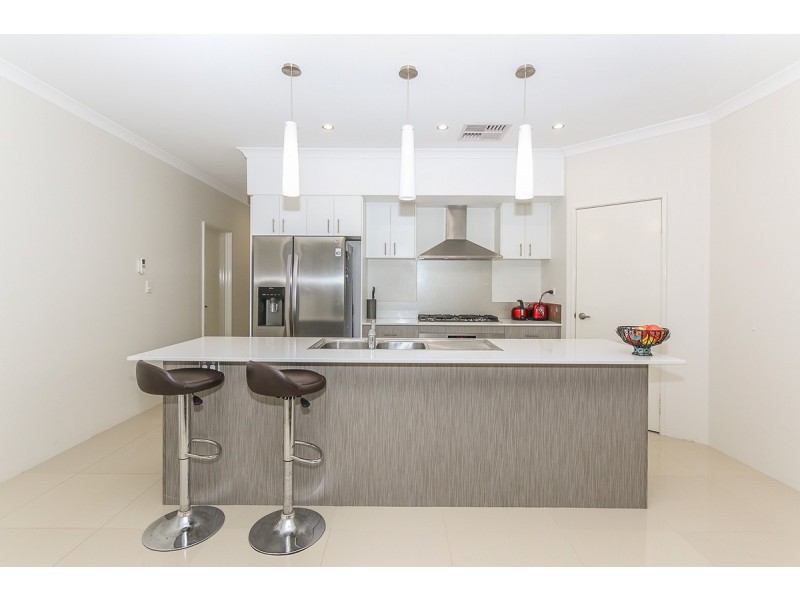 32 Perkins Drive, Clarkson WA 6030