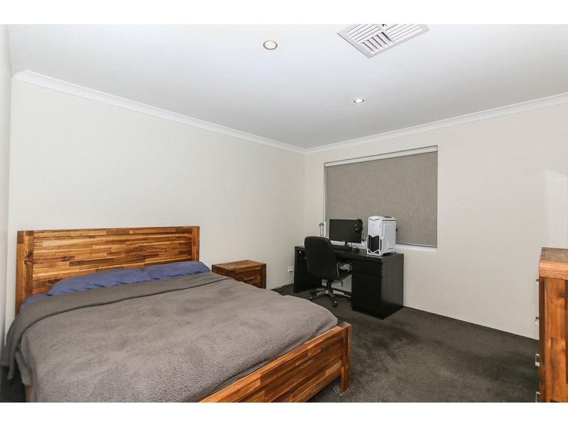 32 Perkins Drive, Clarkson WA 6030