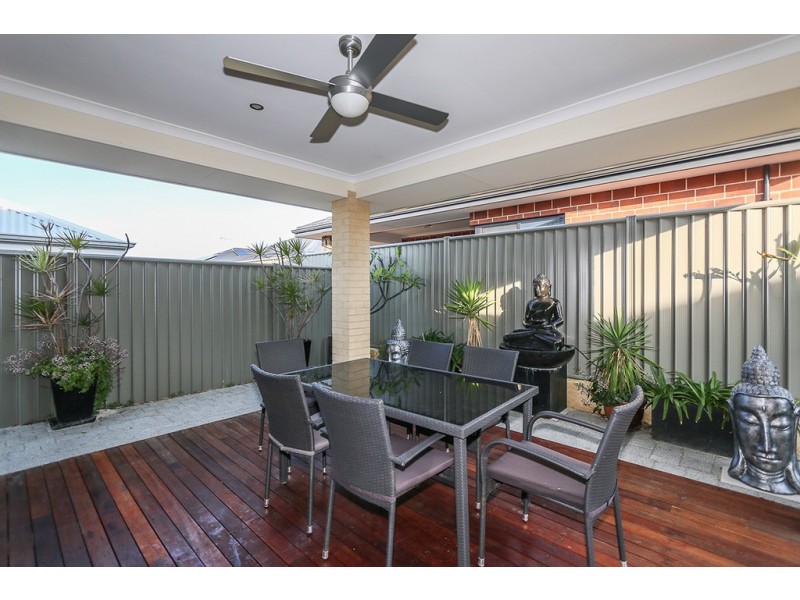 32 Perkins Drive, Clarkson WA 6030