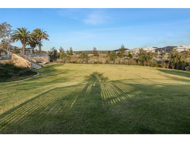 32 Perkins Drive, Clarkson WA 6030