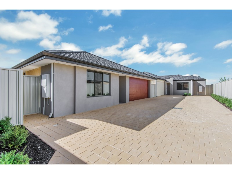 2/134 Vignerons Loop, Hocking WA 6065