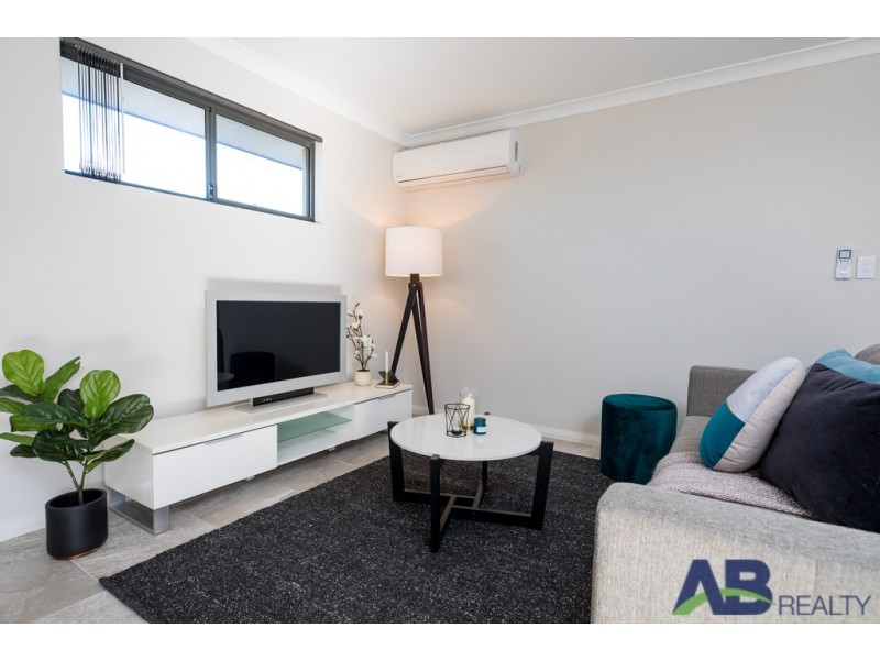 3/134 Vignerons Loop, Hocking WA 6065