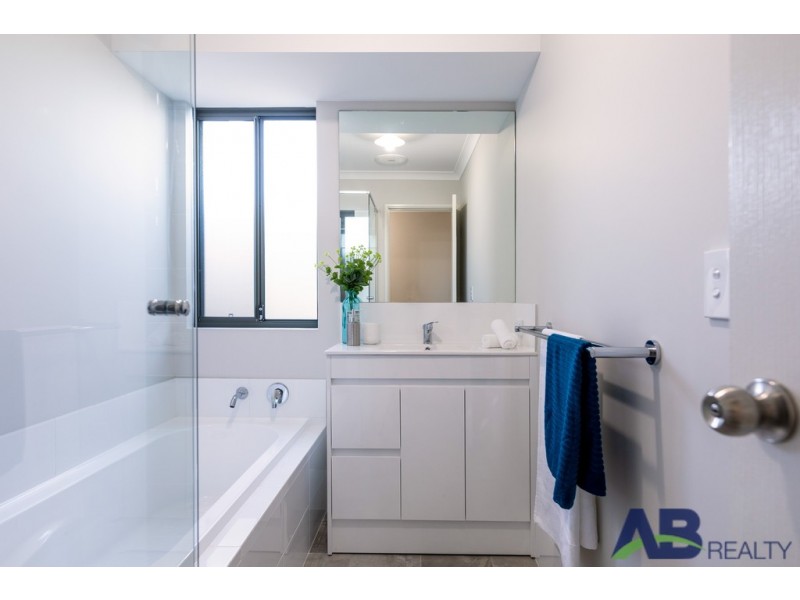3/134 Vignerons Loop, Hocking WA 6065