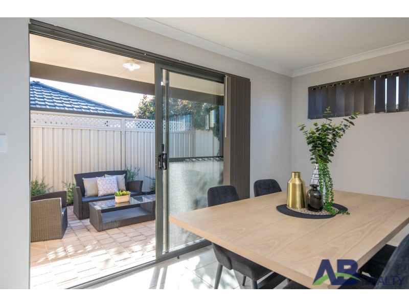3/134 Vignerons Loop, Hocking WA 6065
