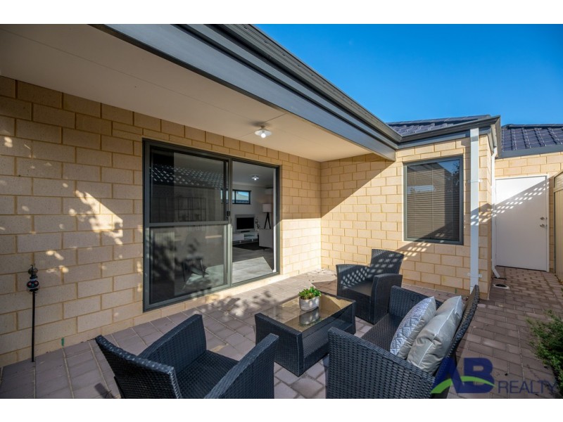 3/134 Vignerons Loop, Hocking WA 6065