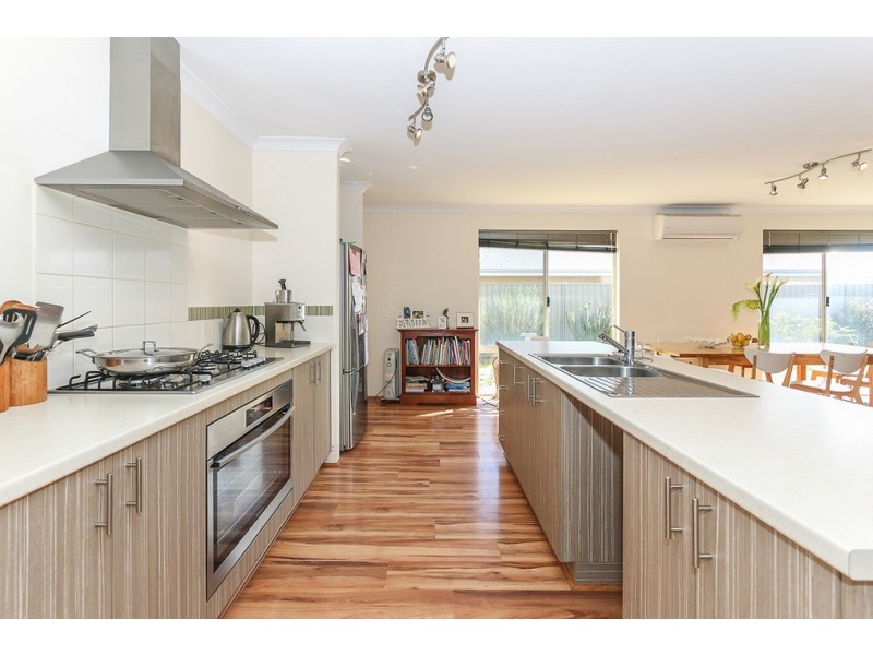 54 Farnham Pass, Alkimos WA 6038