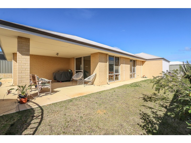 54 Farnham Pass, Alkimos WA 6038