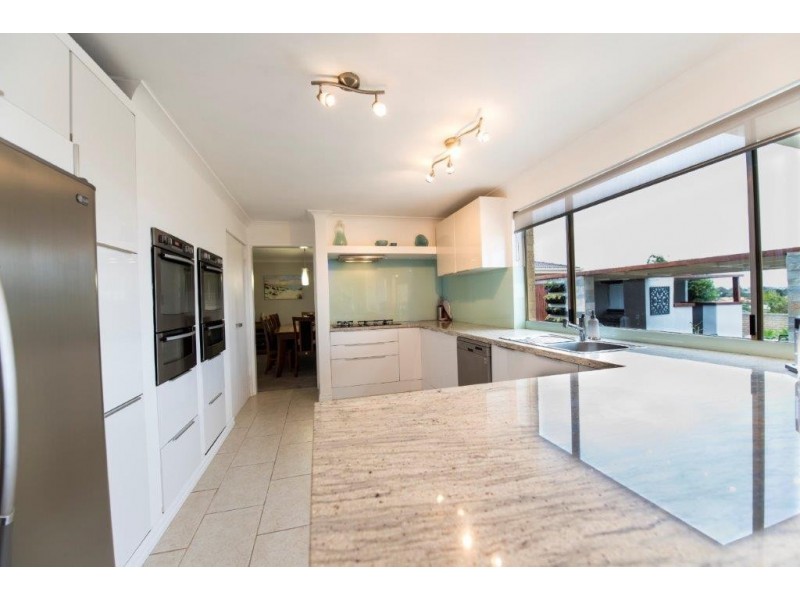 10 Rainbow View, Ocean Reef WA 6027