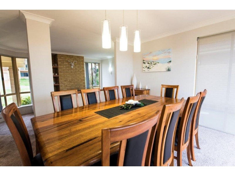 10 Rainbow View, Ocean Reef WA 6027