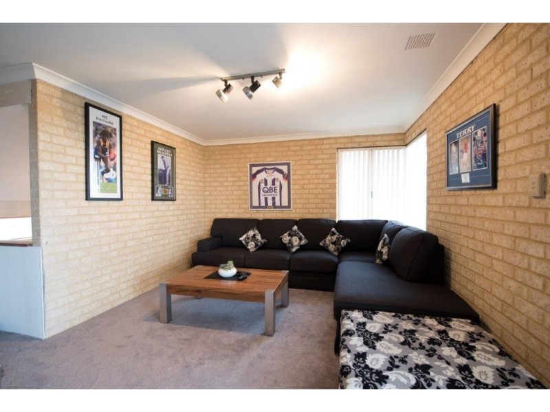 10 Rainbow View, Ocean Reef WA 6027