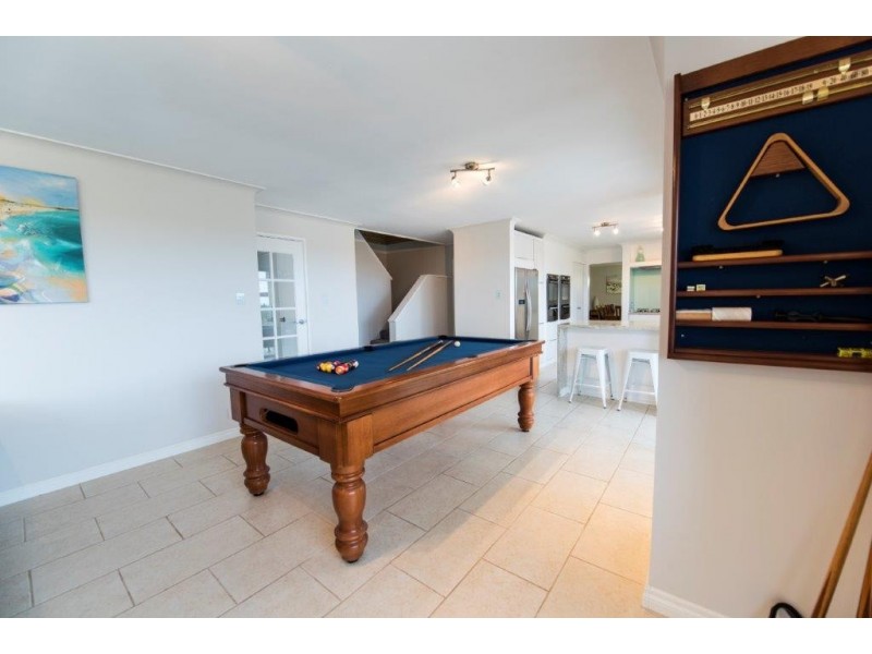 10 Rainbow View, Ocean Reef WA 6027