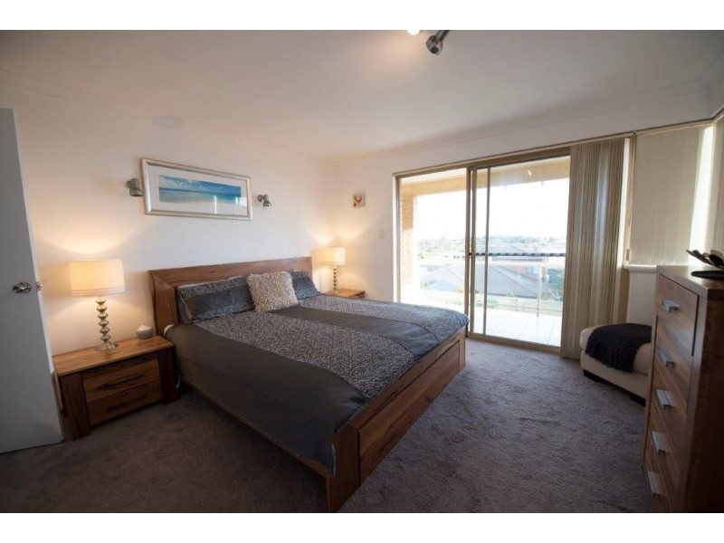 10 Rainbow View, Ocean Reef WA 6027