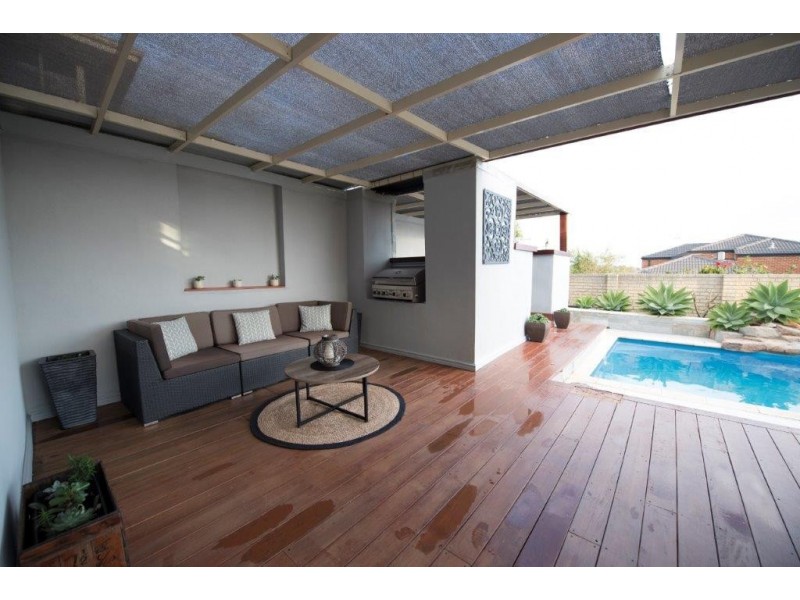 10 Rainbow View, Ocean Reef WA 6027