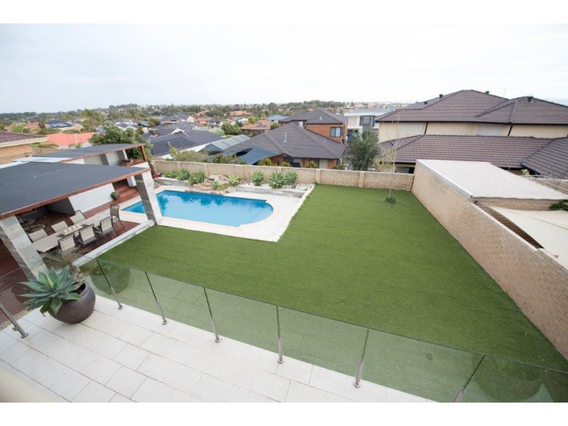 10 Rainbow View, Ocean Reef WA 6027