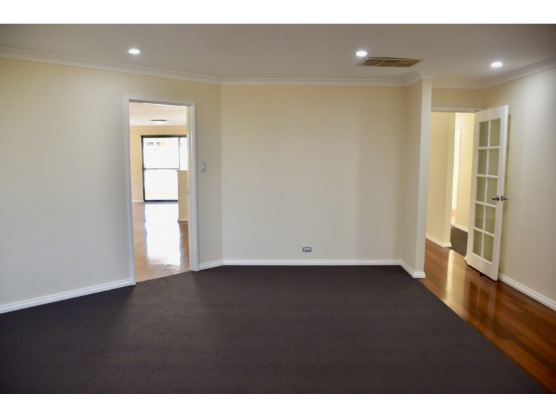 29 Waldburg Drive, Tapping WA 6065