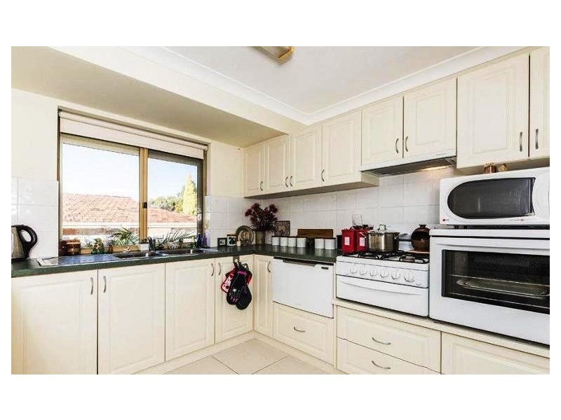 1/186 Twickenham Drive, Kingsley WA 6026