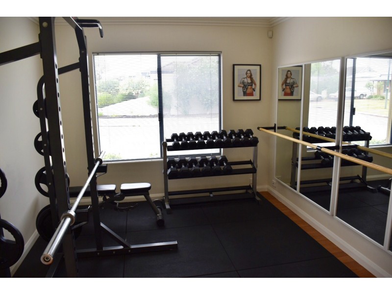 1 Wilmot Bend, Madeley WA 6065