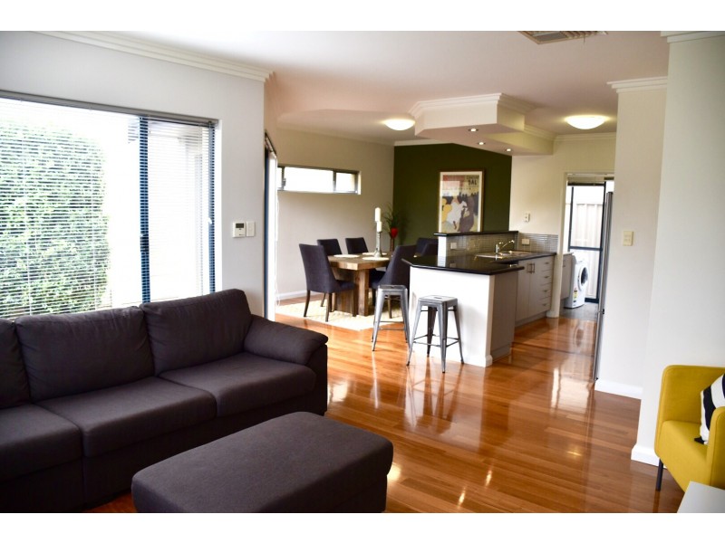 1 Wilmot Bend, Madeley WA 6065