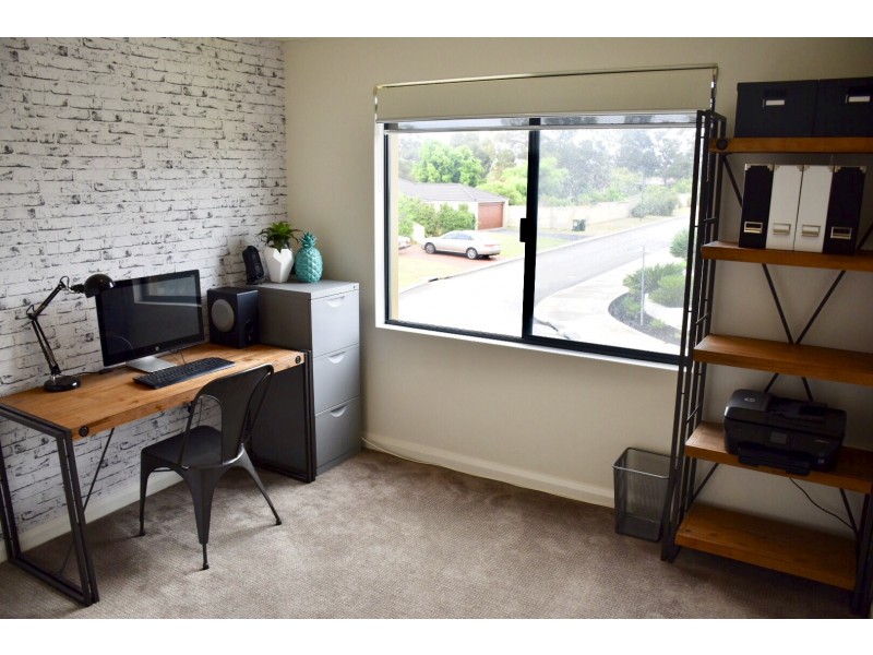 1 Wilmot Bend, Madeley WA 6065