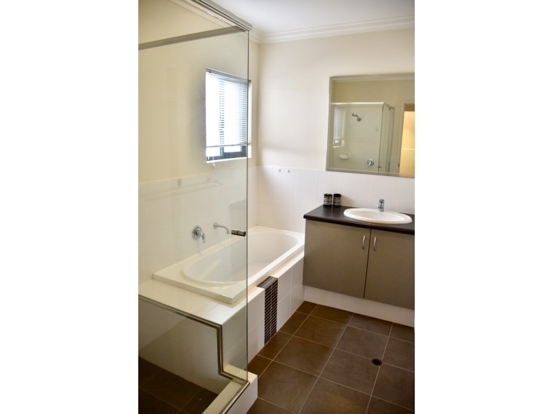 1 Wilmot Bend, Madeley WA 6065