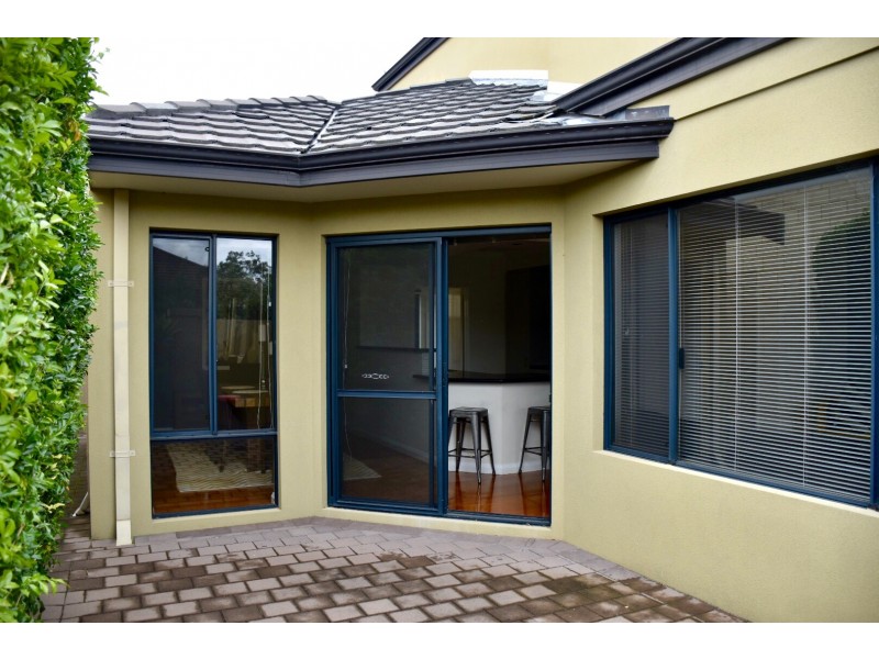 1 Wilmot Bend, Madeley WA 6065