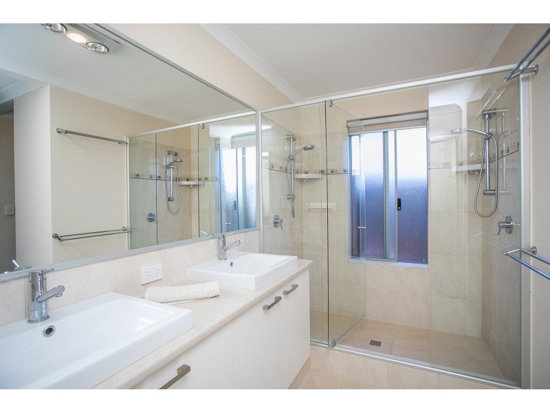 14 Salwood Loop, Banksia Grove WA 6031