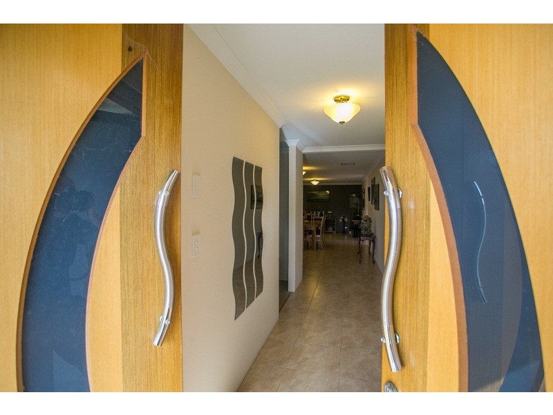 14 Salwood Loop, Banksia Grove WA 6031