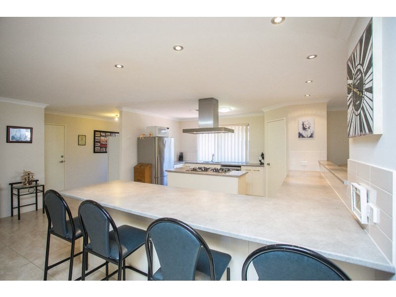 14 Salwood Loop, Banksia Grove WA 6031