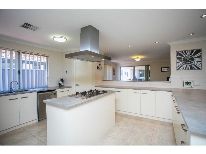 14 Salwood Loop, Banksia Grove WA 6031