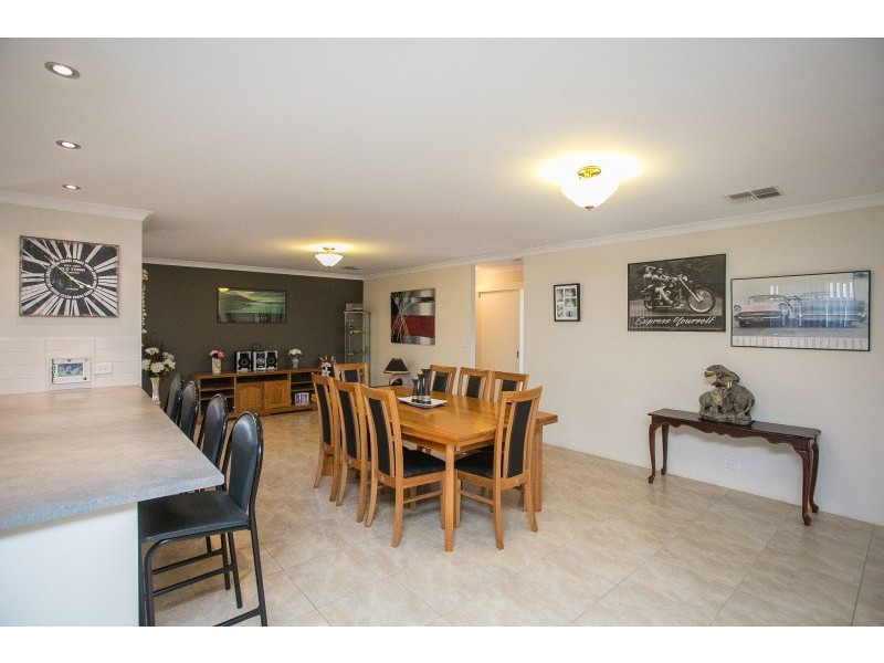 14 Salwood Loop, Banksia Grove WA 6031