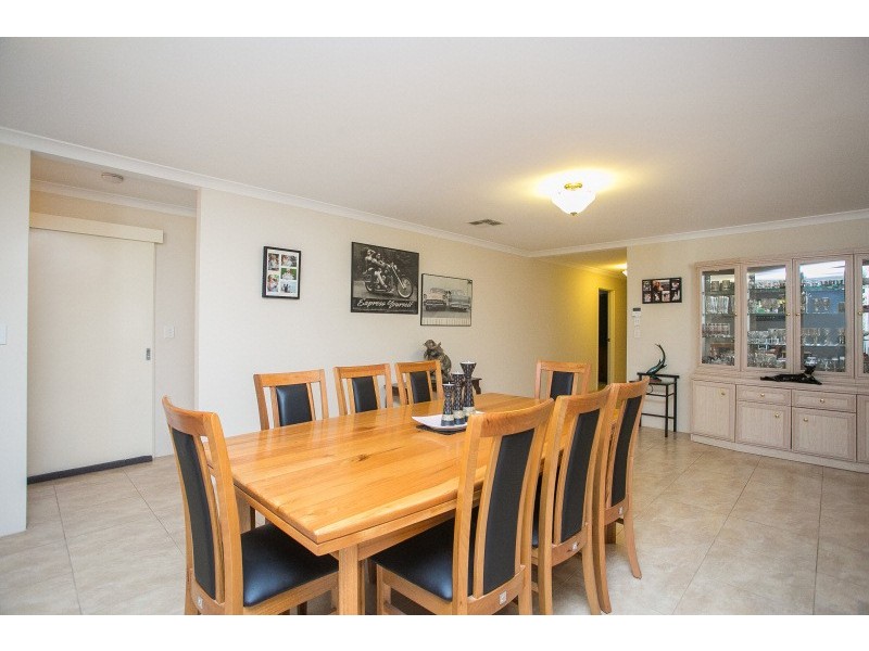 14 Salwood Loop, Banksia Grove WA 6031