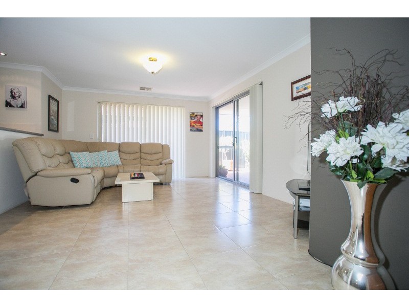 14 Salwood Loop, Banksia Grove WA 6031