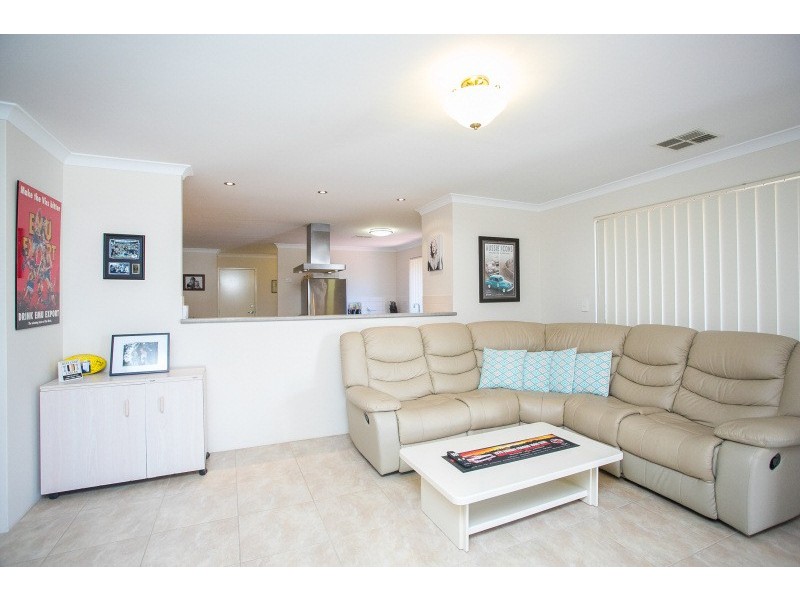 14 Salwood Loop, Banksia Grove WA 6031