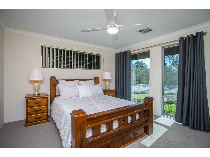 14 Salwood Loop, Banksia Grove WA 6031