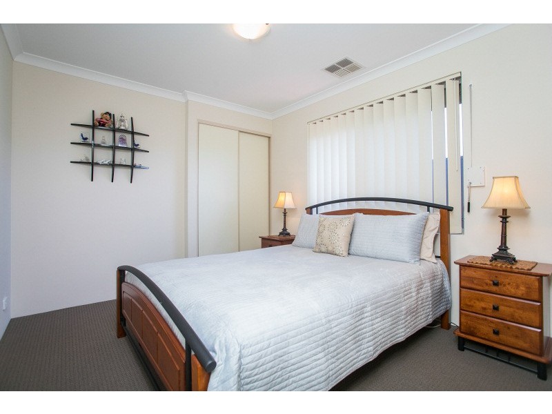 14 Salwood Loop, Banksia Grove WA 6031