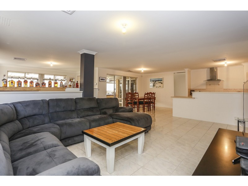 44 Lithgow Drive, Clarkson WA 6030