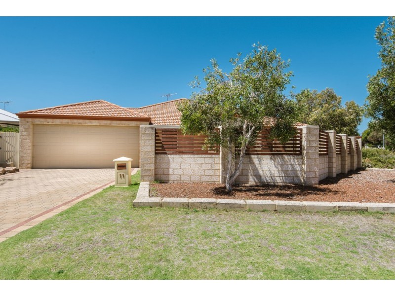 11 Grasmere Fairway, Tapping WA 6065
