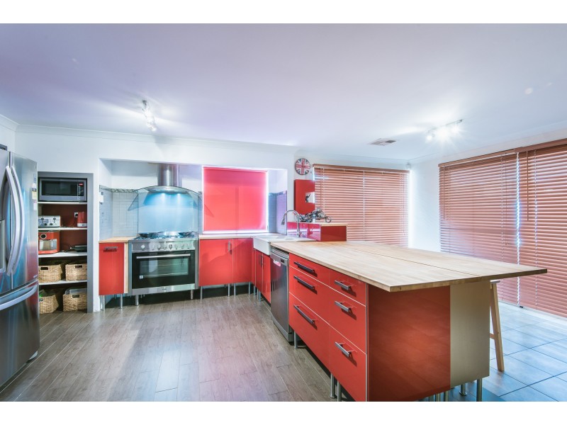 11 Grasmere Fairway, Tapping WA 6065