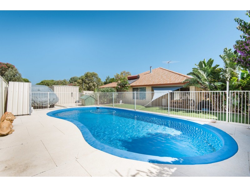 11 Grasmere Fairway, Tapping WA 6065