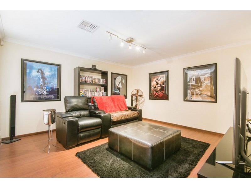 11 Grasmere Fairway, Tapping WA 6065