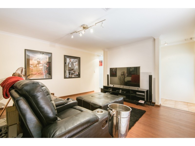 11 Grasmere Fairway, Tapping WA 6065