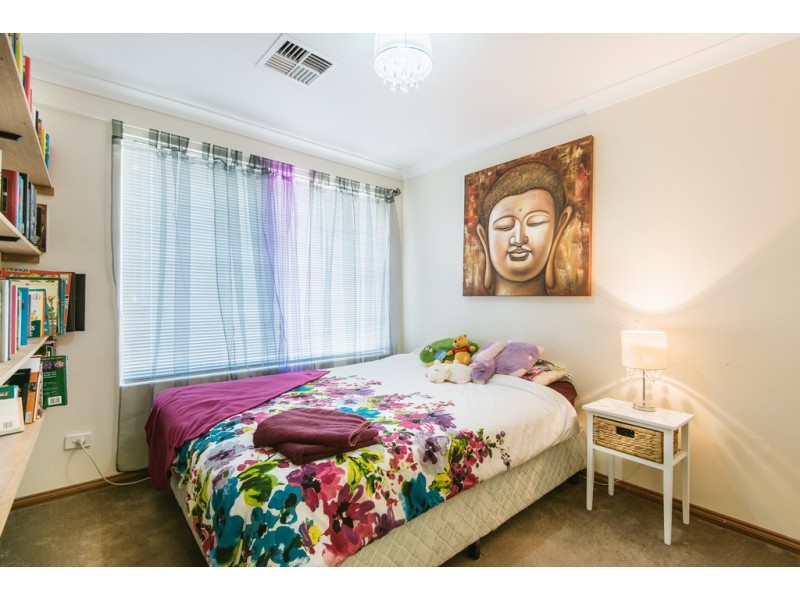 11 Grasmere Fairway, Tapping WA 6065