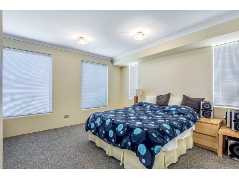 24 Terrigal Pass, Tapping WA 6065